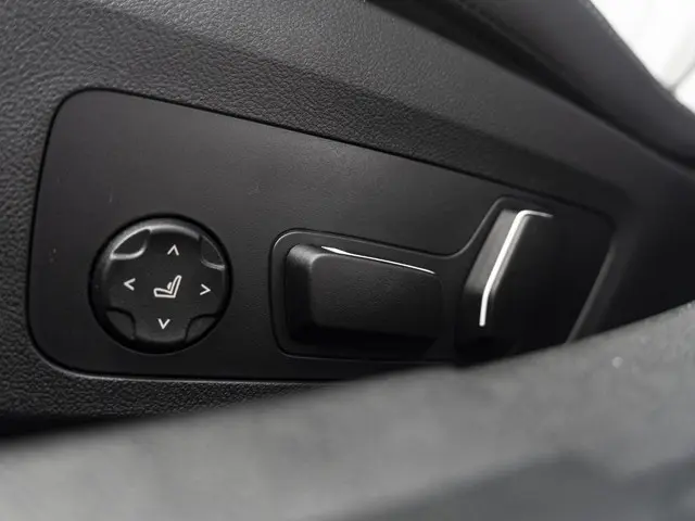 BMW 3 Serie Touring 330e 2026 Hybride Benzine 37