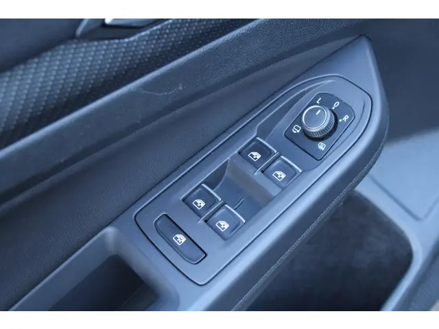 Volkswagen Golf 2.0 TSI R 4Motion 2021 Benzine 7