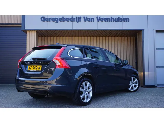 Volvo V60 1.5 123PK T2 Automaat Kinetic 2017 Benzine 6