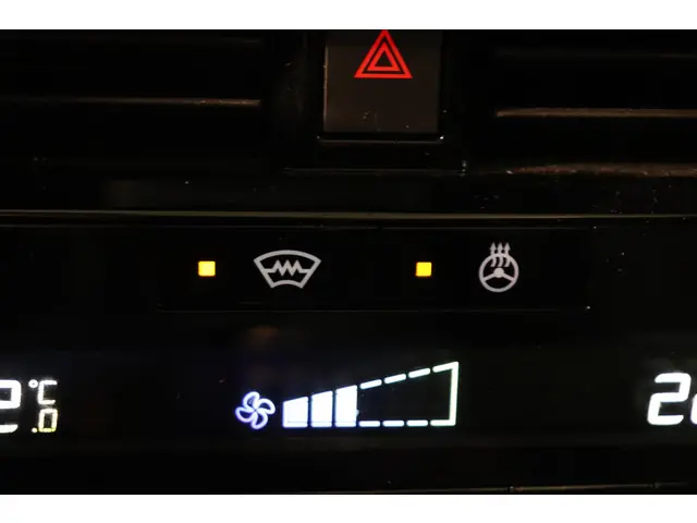 Nissan QASHQAI 1.3 MHEV Tekna Plus 2023 Benzine 30