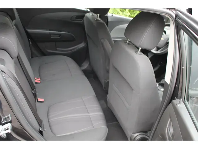 Chevrolet Aveo 1.2 LT 2013 Benzine 12