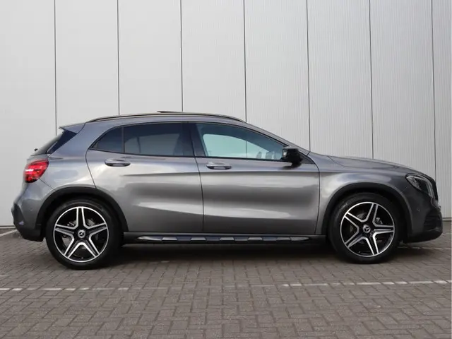 Mercedes-Benz GLA 180 AMG 2019 Benzine 21