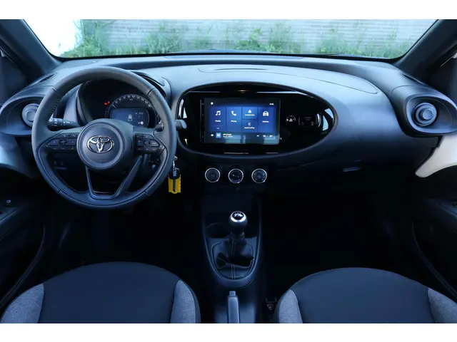 Toyota Aygo X 1.0 VVT-i MT play, 2025 Benzine 11