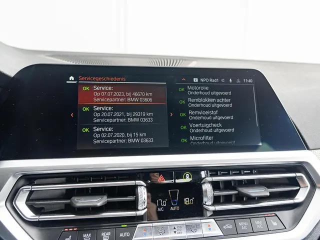BMW 3 Serie Sedan 320i 2020 Benzine 36