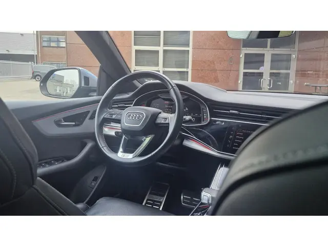 Audi SQ8 4.0 TFSI SQ8 quattro 2022 Benzine 37