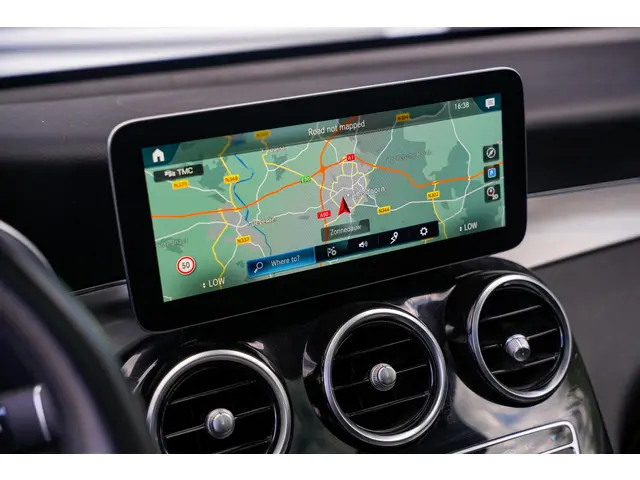 Mercedes-Benz GLC 300e 4MATIC 2022 Hybride Benzine 18