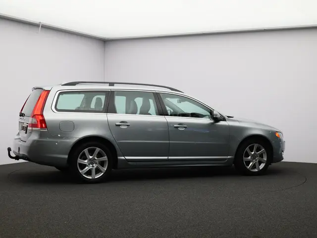 Volvo V70 T4 Nordic+ 2014 Benzine 32