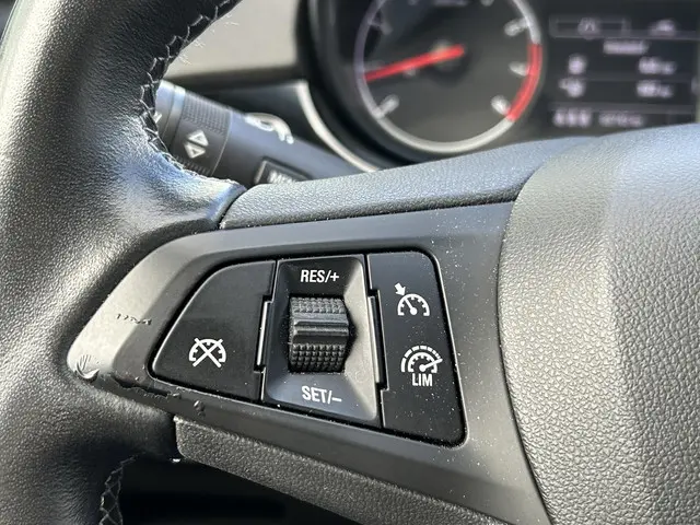 Opel Corsa 1.4 Black Edition 2018 Benzine 16