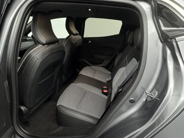 Renault Clio 1.0 TCe 90 GPF techno 2024 Benzine 8