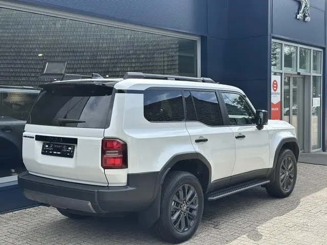 Toyota Land Cruiser 2.8 D-4D President 2025 Diesel 4