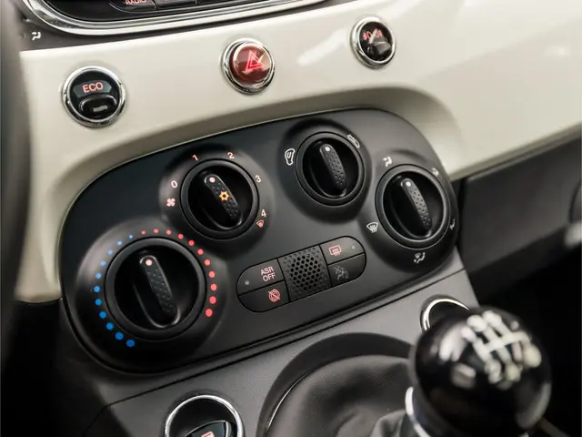 Fiat 500 0.9 TwinAir Turbo Lounge 2017 Benzine 10