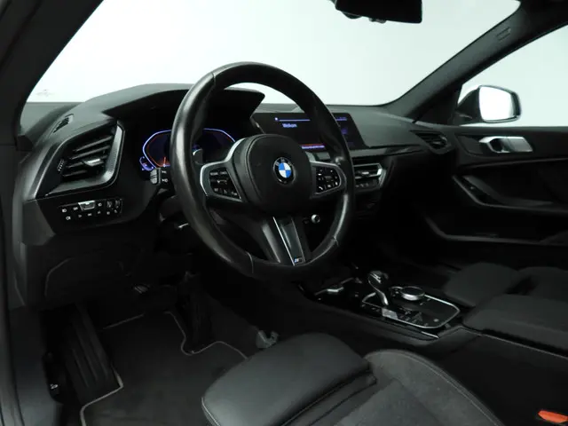 BMW 2 Serie Gran Coupe 220i 2022 Benzine 6