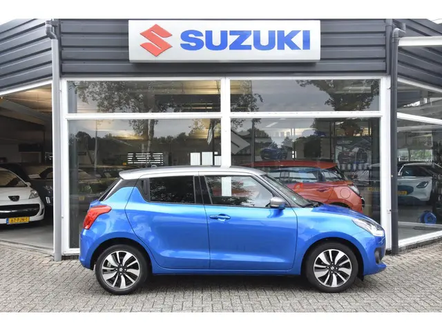 Suzuki Swift 1.0 Automaat Stijl-NLse auto 2020 Benzine 19