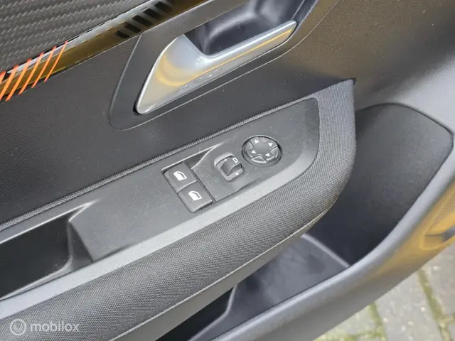 Peugeot e-208 EV Active 50 kWh 2020 Elektrisch 25