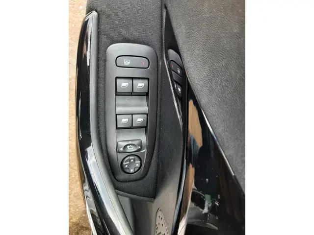 Peugeot 208 1.2 PureTech Blue Lease Allure 2018 Benzine 12
