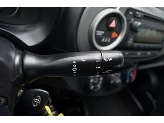 Toyota Yaris 1.0 VVT-i Now / Airco / NL auto 2014 Benzine 14