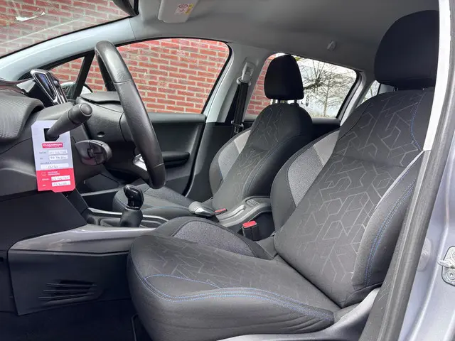 Peugeot 2008 1.2 PureTech Allure 2018 Benzine 15