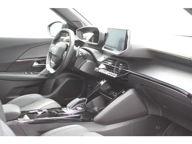 Peugeot 2008 1.2 PureTech GT-Line 2020 Benzine 8