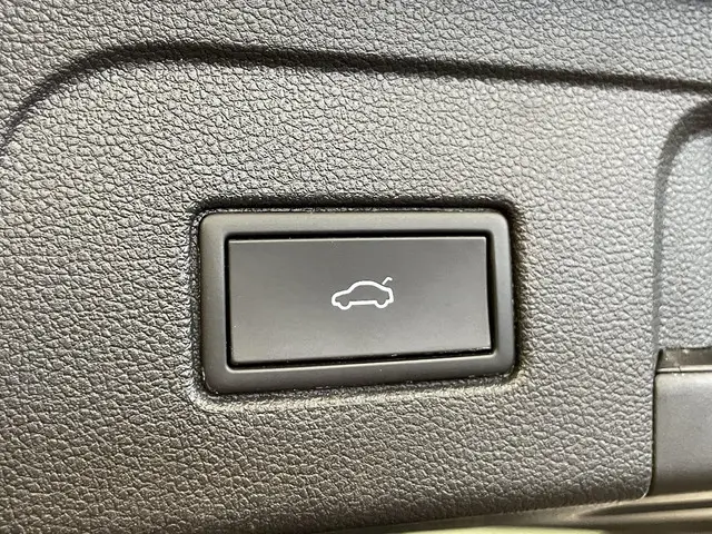 Volkswagen Touran 1.5 TSI DSG Highline 2020 Benzine 31