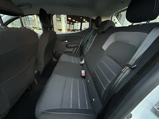 Dacia Sandero Stepway 1.0 TCe 90 Comfort 2023 Benzine 8