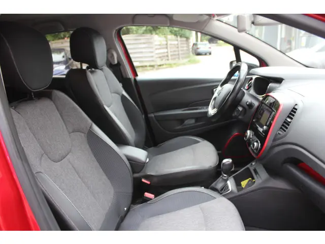 Renault Captur 1.3 TCe Intens 150 pk EDC 2019 Benzine 12