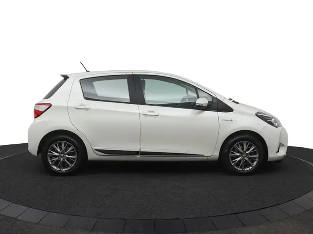 Toyota Yaris 1.5 Hybrid Aspiration 2017 Hybride Benzine 13