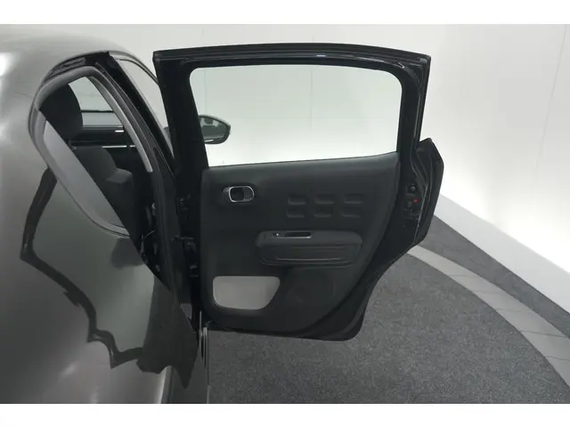 Citroën C3 PureTech 110 EAT6 Shine 2020 Benzine 63