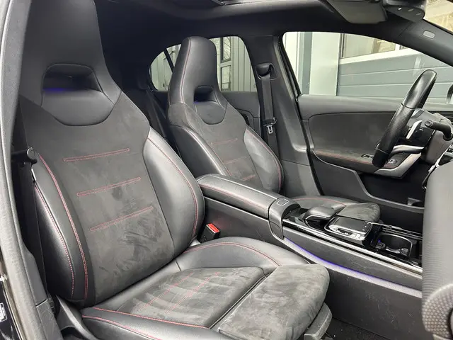 Mercedes-Benz A-Klasse 180 AMG Line 2020 Benzine 15