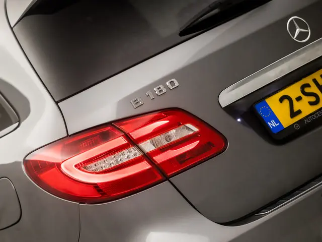 Mercedes-Benz B-Klasse 180 Ambition Sport 2013 Benzine 25