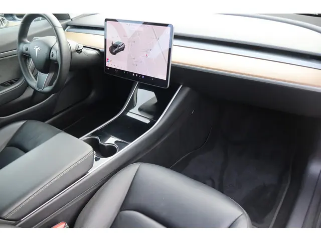 Tesla Model 3 Standard RWD Plus 60 kWh 2020 Elektrisch 8