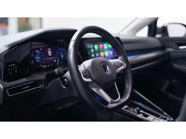 Volkswagen Golf 1.4 eHybrid Style 2022 Hybride Benzine 41