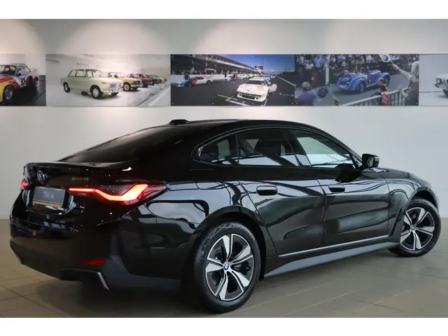 BMW i4 eDrive35 2025 Elektrisch 2
