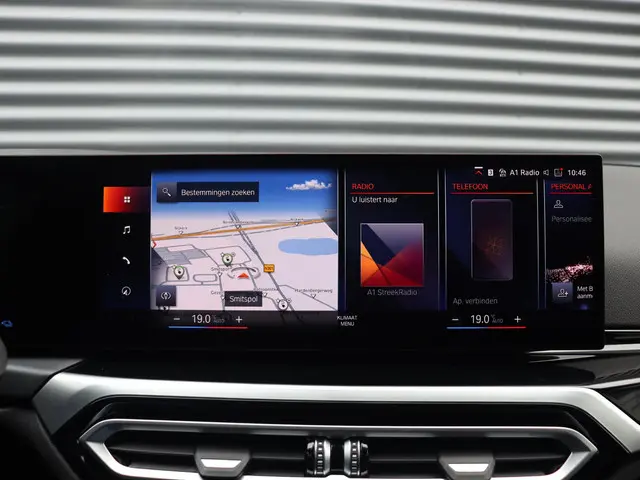 BMW 3 Serie Sedan 330e 2023 Hybride Benzine 25