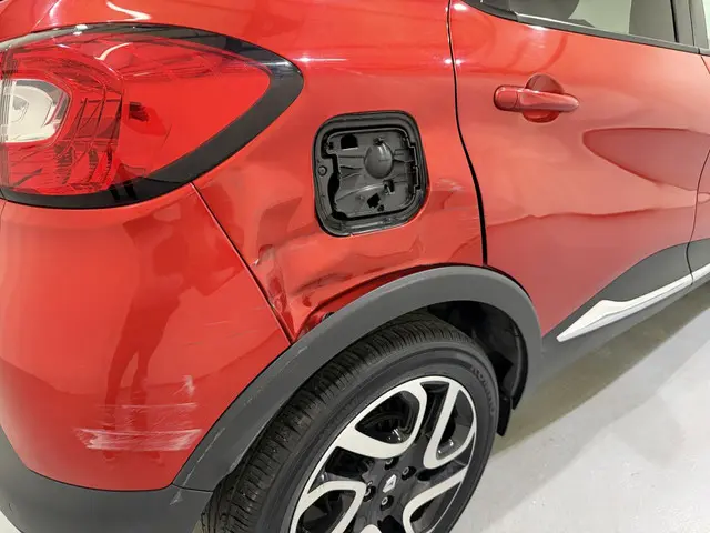 Renault Captur 0.9 TCe Helly Hansen NAP 2015 Benzine 17