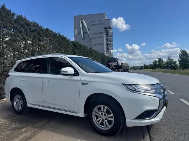 Mitsubishi Outlander 2.4 PHEV Pure 2020 Hybride Benzine 4