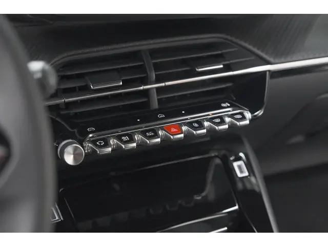 Peugeot 2008 1.2 Hybrid 145 Allure 2025 Hybride Benzine 50