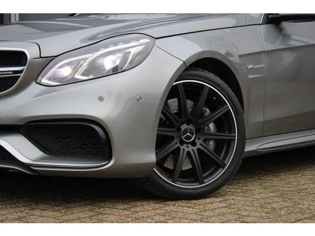 Mercedes-Benz E-Klasse Estate AMG 63 4MATIC 2014 Benzine 31