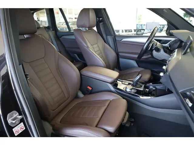 BMW X3 xDrive20i 2021 Benzine 8