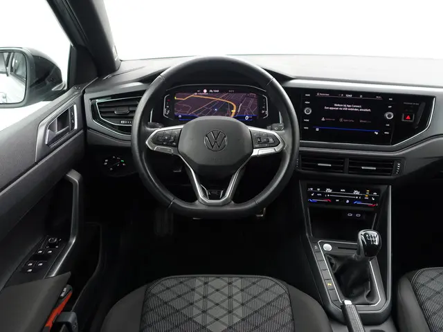 Volkswagen Taigo 1.0 TSI R-Line- 2023 Benzine 6