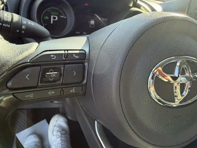 Toyota Yaris 1.5 Hybrid Dynamic 2020 Hybride Benzine 13