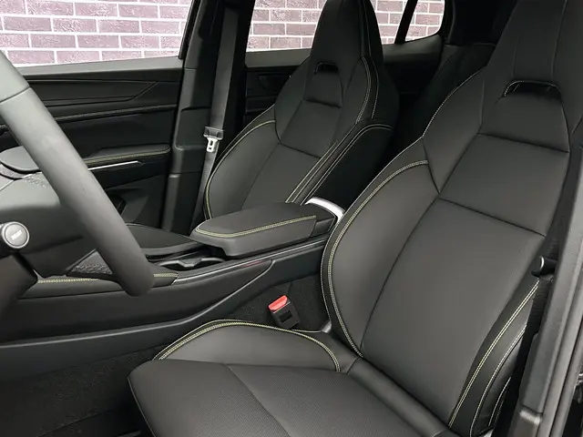 Lynk & Co 01 More 2025 Hybride Benzine 30