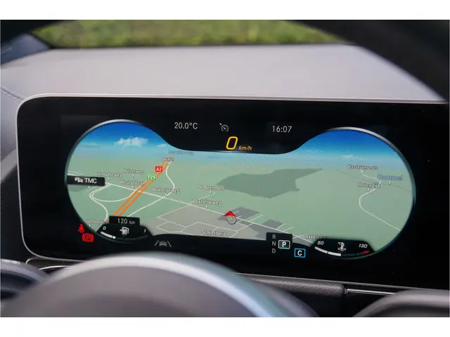Mercedes-Benz GLA GLA 250 4M AMG Line 2020 Benzine 26