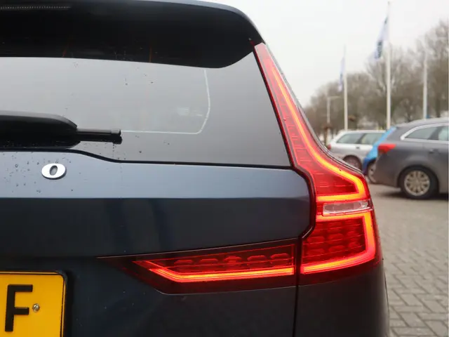 Volvo V60 2.0 B3 Momentum 2021 Hybride Benzine 27