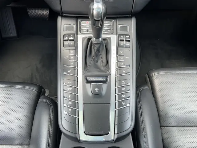 Porsche Macan 3.6 Turbo 2017 Benzine 21