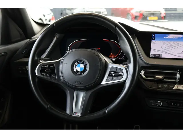 BMW 1 Serie 118i Executive Edition 2020 Benzine 11