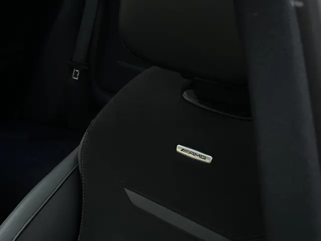 Mercedes-Benz C-Klasse AMG 43 4MATIC 2024 Benzine 39