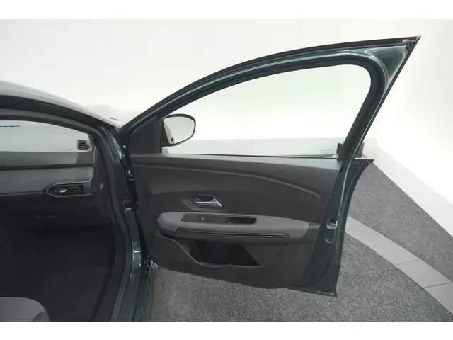 Dacia Jogger TCe 110 Extreme 2025 Benzine 73