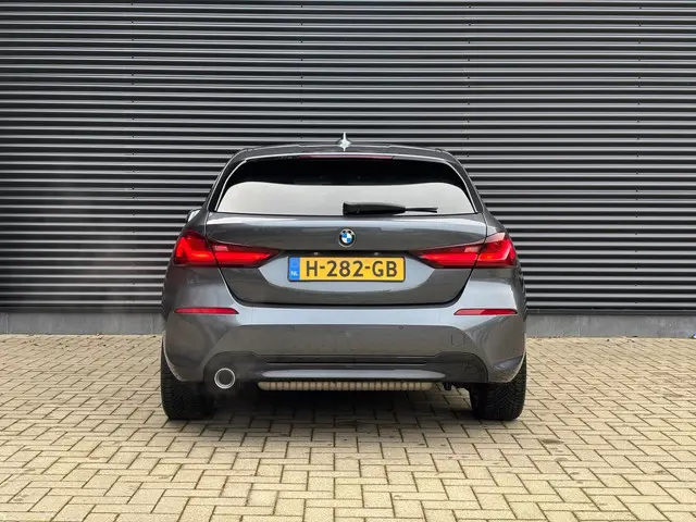 BMW 1 Serie 118i Executive Edition 2020 Benzine 9