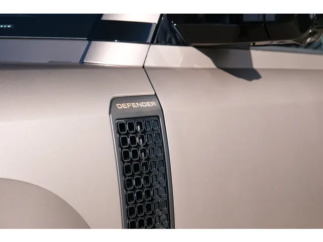 Land Rover Defender 110 4.4 P635 110 Octa 2025 Benzine 7