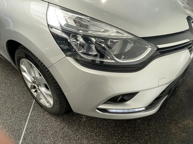 Renault Clio Estate 0.9 TCe Limited 2020 Benzine 22